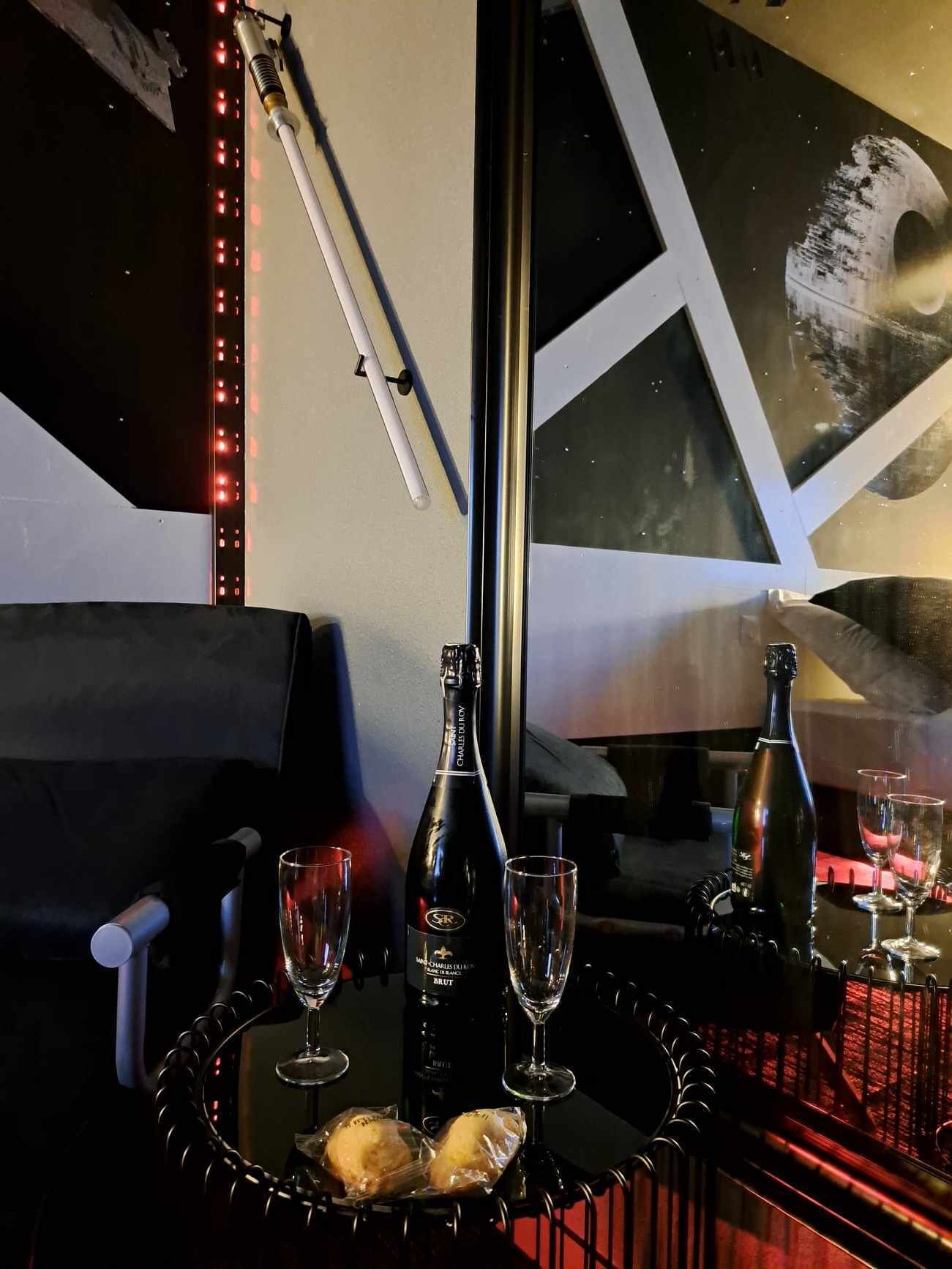 Signature Room | Soundproofing, iron/ironing board, free WiFi, bed sheets