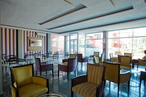 Free daily continental breakfast  - Hotel Monte Carlo (Maputo)