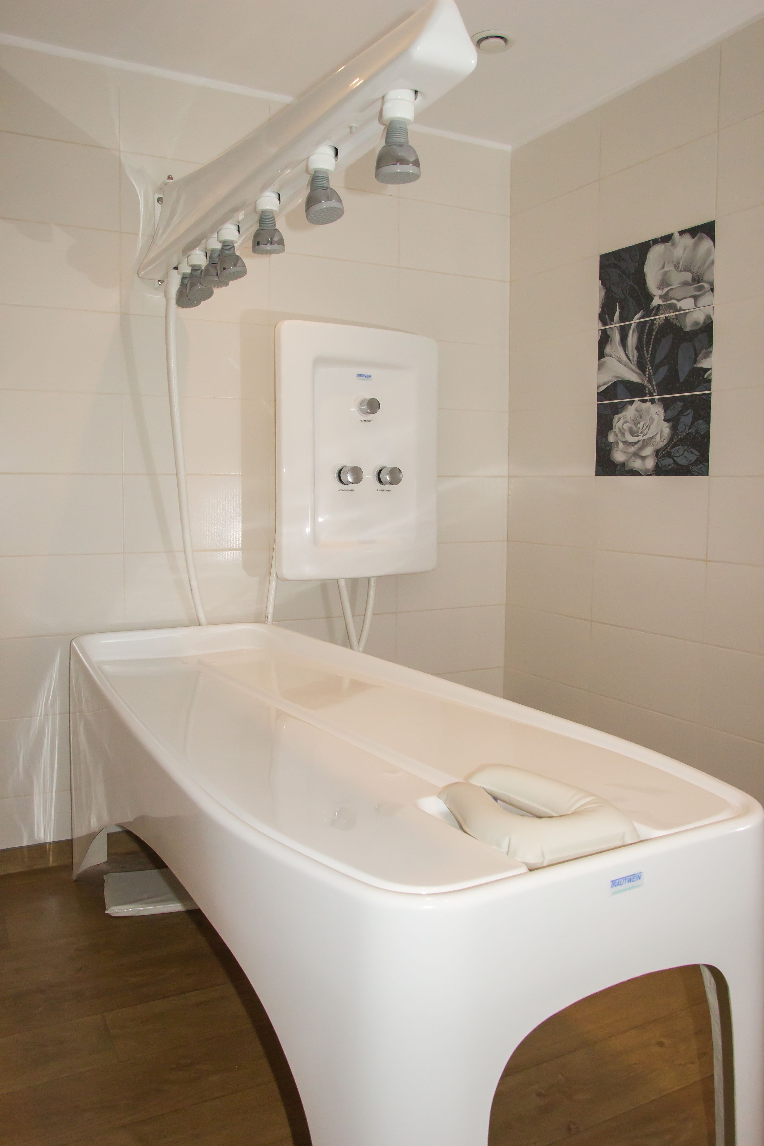 couples treatment room(s), body treatments, aromatherapy, body wraps