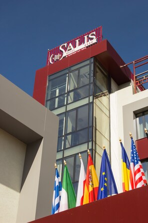 Front of property - Salis Hotel and Medical Spa (Turda)