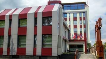 숙박 시설 정면