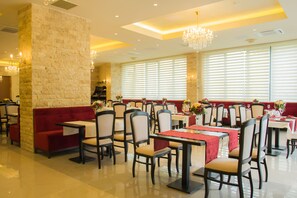 Frühstück, Mittagessen, Abendessen, internationale Küche 