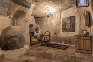 Living area - Göreme Cave Suites (Nevsehir)