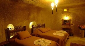 Deluxe Triple Room - King Cave Hotel by Traveller's (Nevsehir)