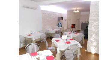 Tägliches inbegriffenes Frühstücksbuffet