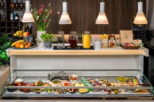 Desayuno bufé gratuito y diario
