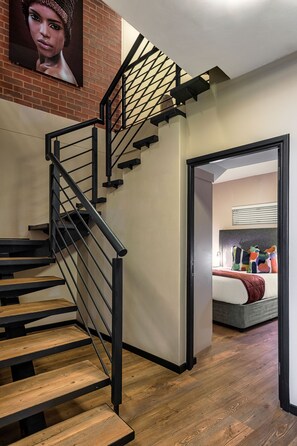 Apartment, 3 Bedrooms, Non Smoking | Premium bedding, in-room safe, desk, laptop workspace