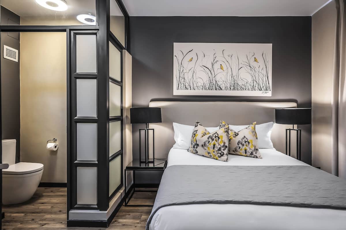 Apartment, 2 Bedrooms, Accessible, Non Smoking | 1 bedroom, premium bedding, in-room safe, desk