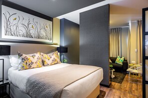 Apartemen Khas, 1 kamar tidur, Bebas Asap Rokok, dapur | 1 kamar tidur, seprai premium, brankas, dan meja kerja