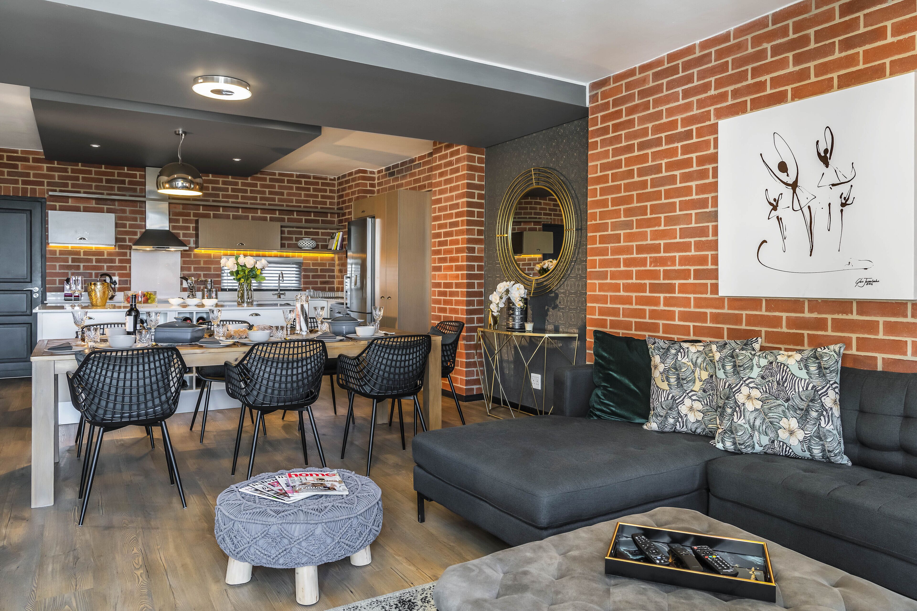 Three Bedroom Two Bathroom Apartment | In-room dining