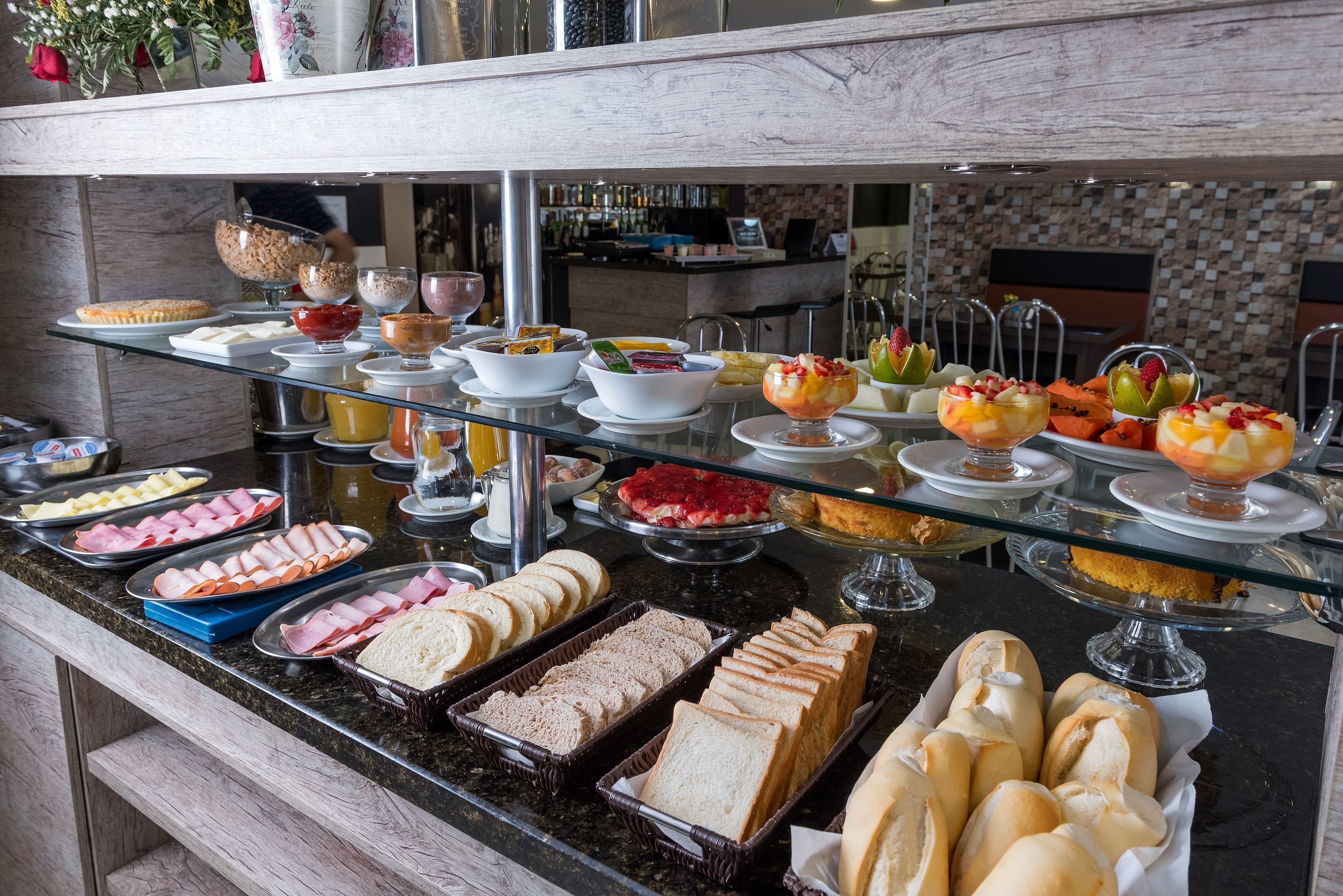 Café da manhã com buffet grátis