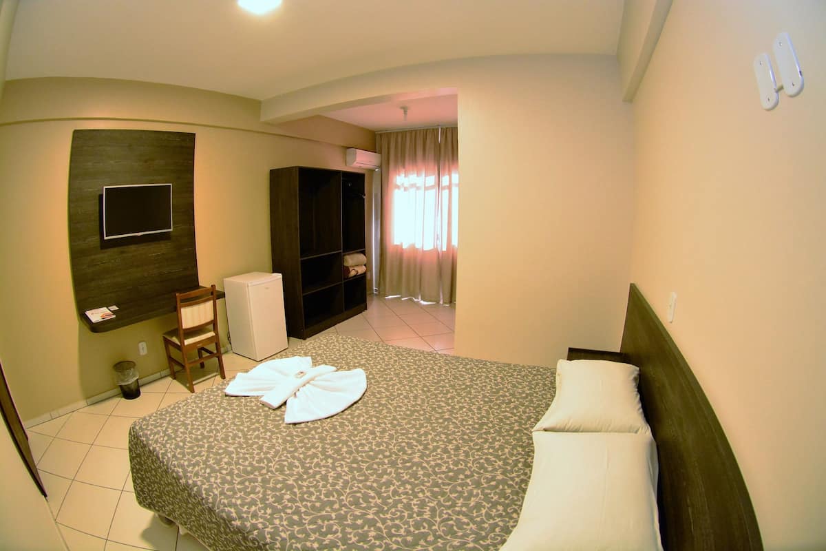 Minibar, desk, blackout curtains, free WiFi