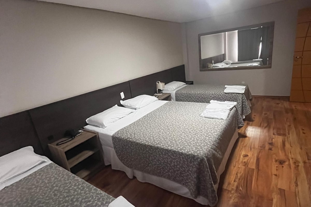 Quarto superior | Frigobar, escrivaninha, cortinas blackout, Wi-Fi de cortesia