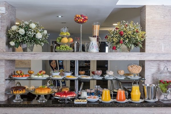 Free buffet breakfast