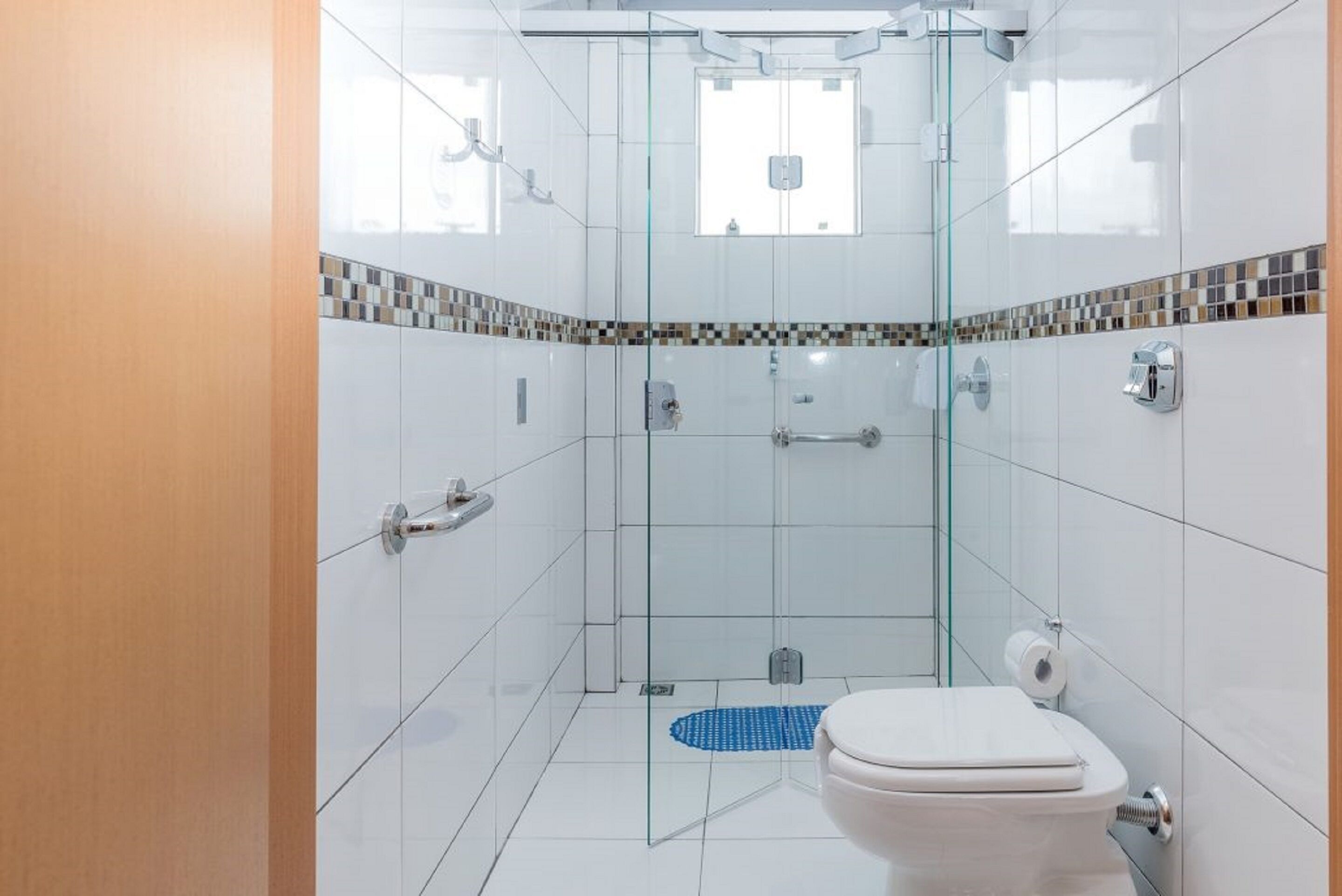 premium room | bathroom | free toiletries, hair dryer, towels, soap