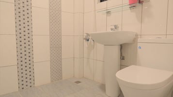 Individually decorated, desk, rollaway beds, free WiFi