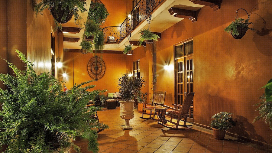 La Isabela Suites