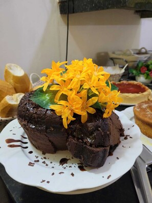 Free daily buffet breakfast - Pousada Michele (Cairu)