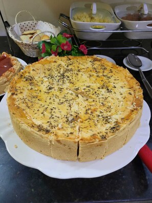 Café da manhã com buffet grátis todos os dias