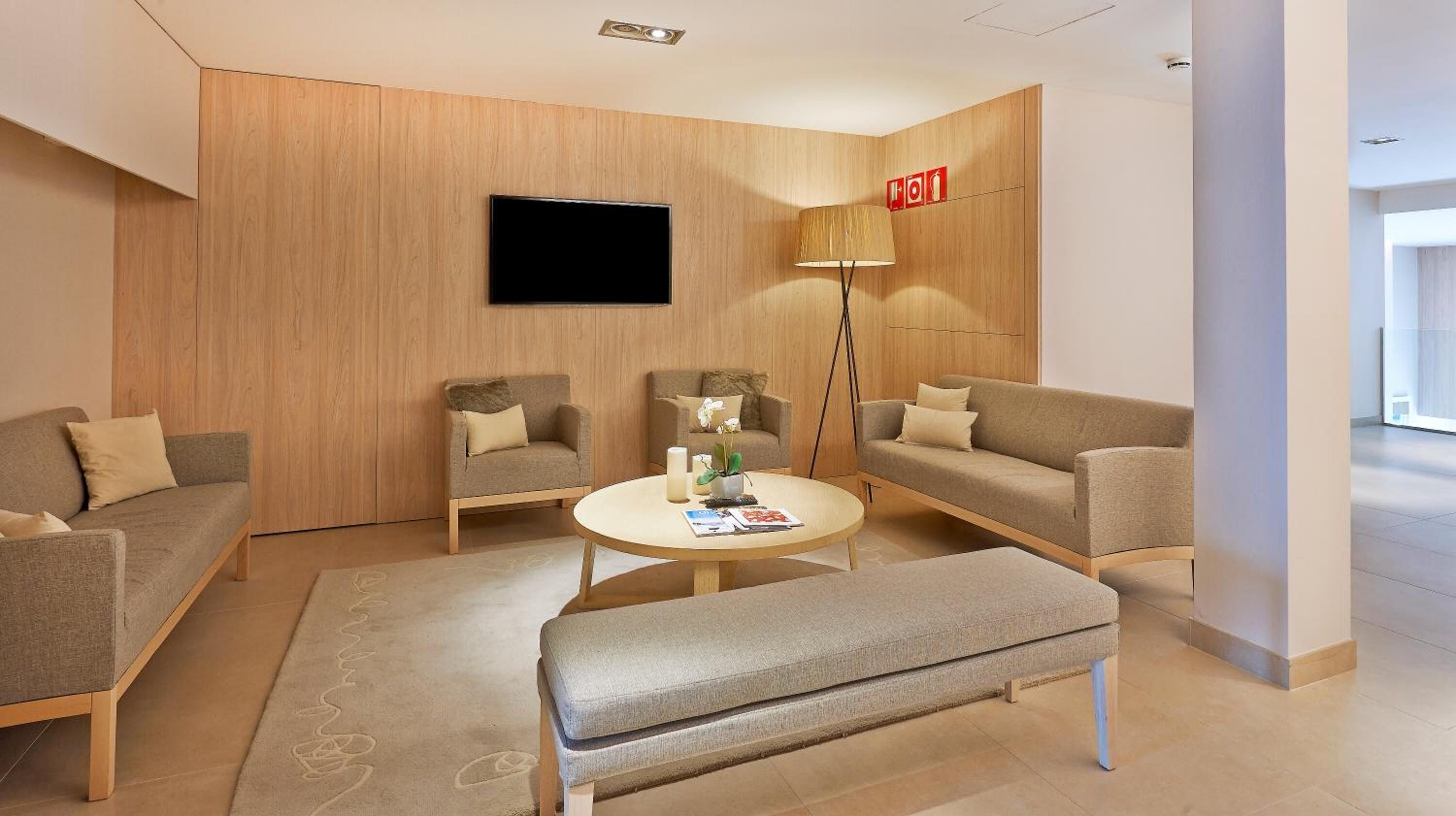 32-inch flat-screen tv with digital channels, tv