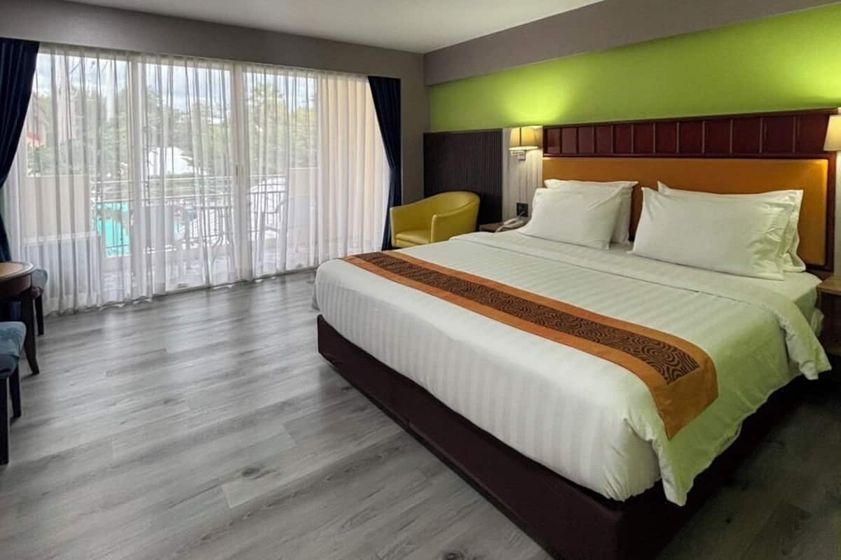 Standard - King | Espacio para trabajar con un portátil, cortinas opacas, wifi gratis