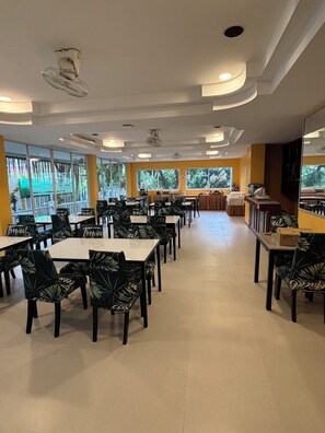 Daily buffet breakfast for a fee - Ban Chanchay (Hua Hin)