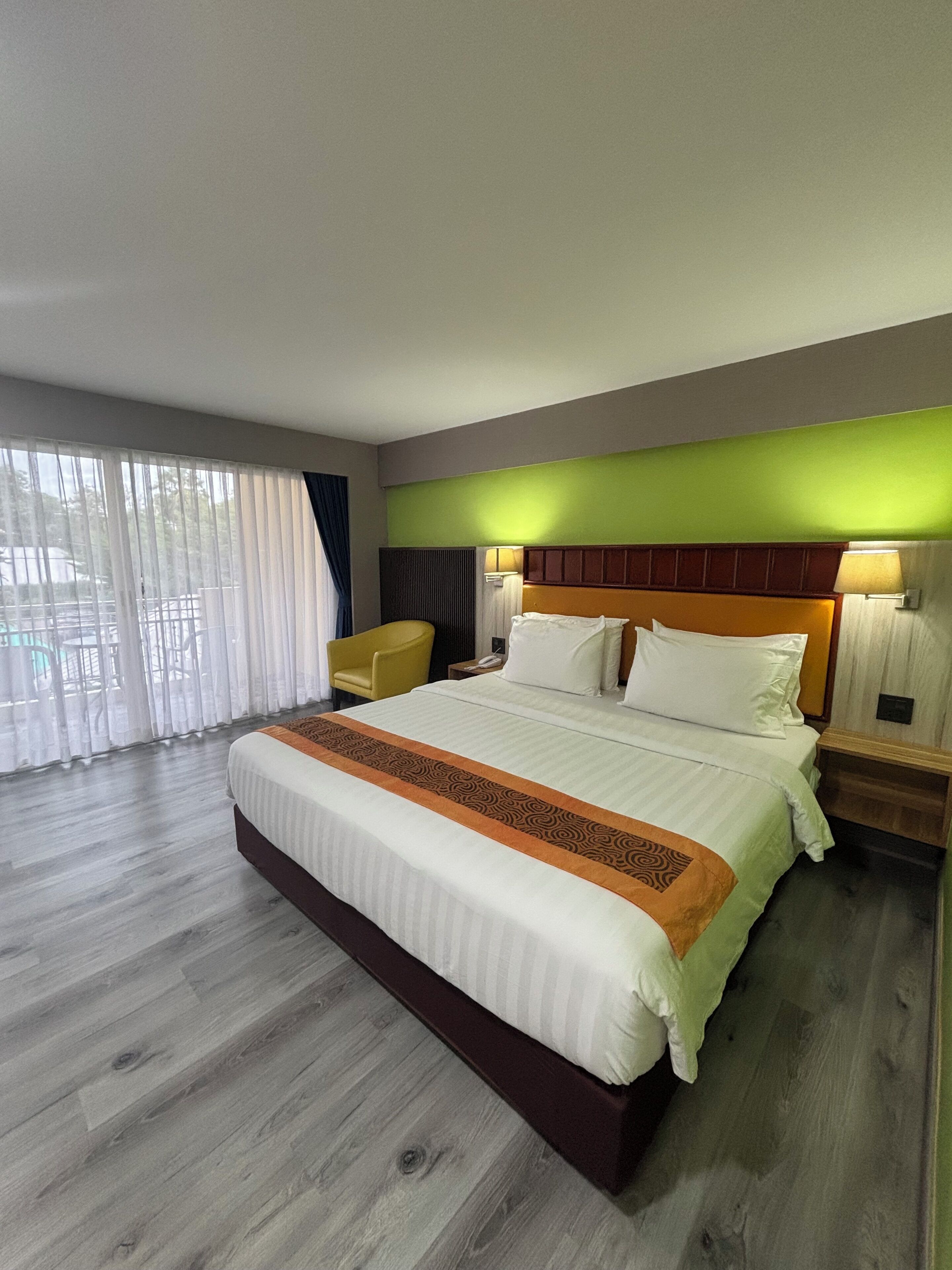 Standard - King | Ruang kerja ramah laptop, tirai kedap cahaya, dan Wi-Fi gratis