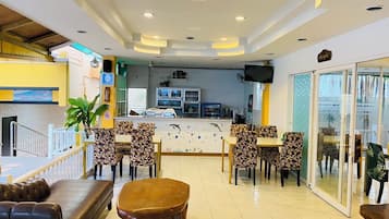 Daily buffet breakfast (THB 150 per person)