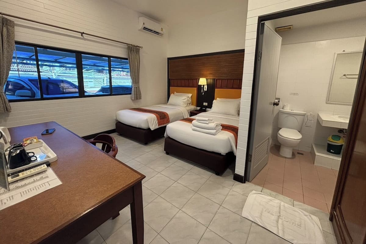 Economy - Twin | Espacio para trabajar con un portátil, cortinas opacas, wifi gratis