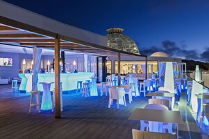 Bar (en el alojamiento)