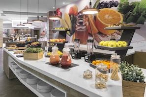 Free daily buffet breakfast