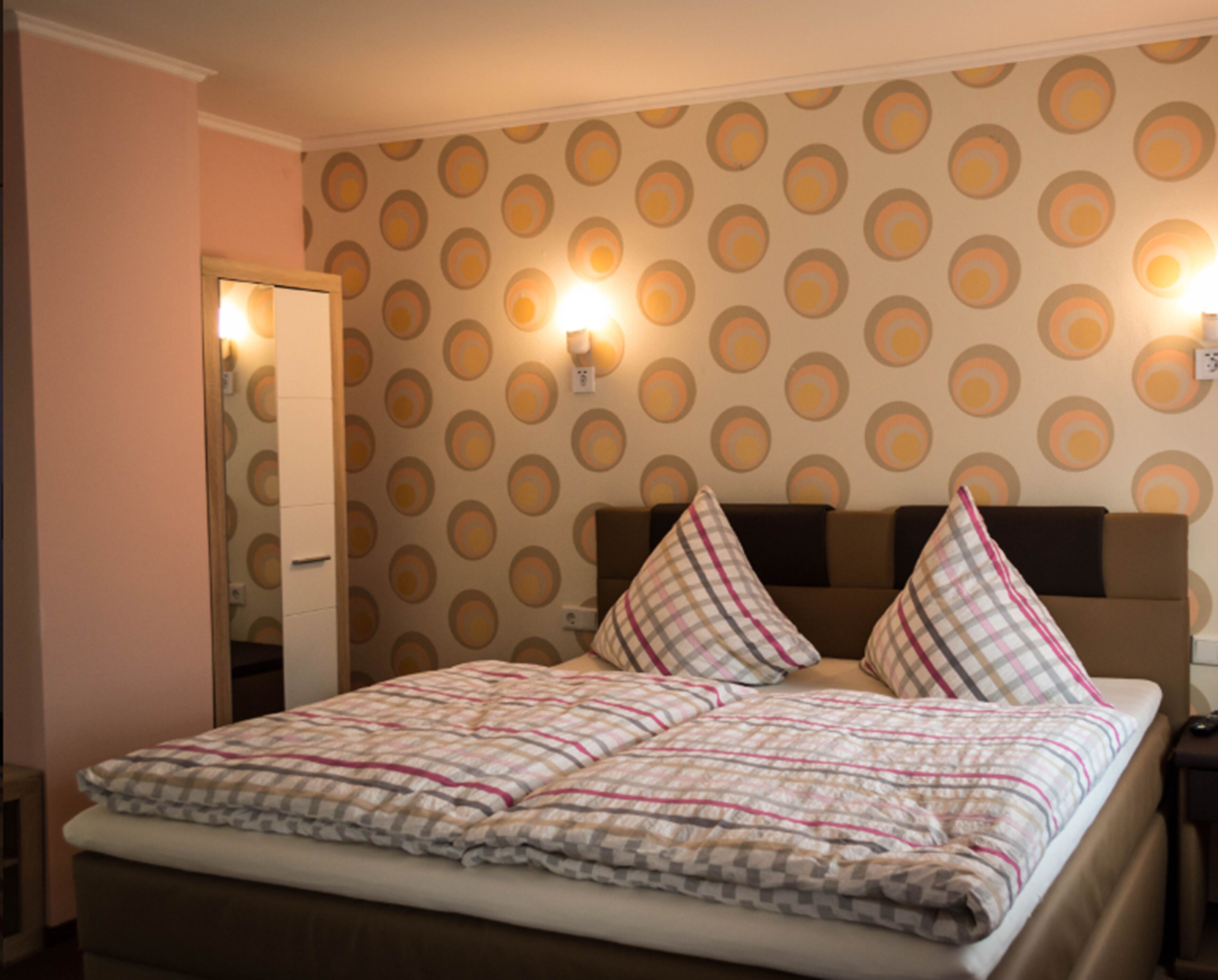 double room | iron/ironing board, rollaway beds, free wifi