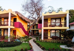 Dobbeltrom, havutsikt | Blendingsgardiner, strykejern/-brett, wi-fi (inkludert) og sengetøy