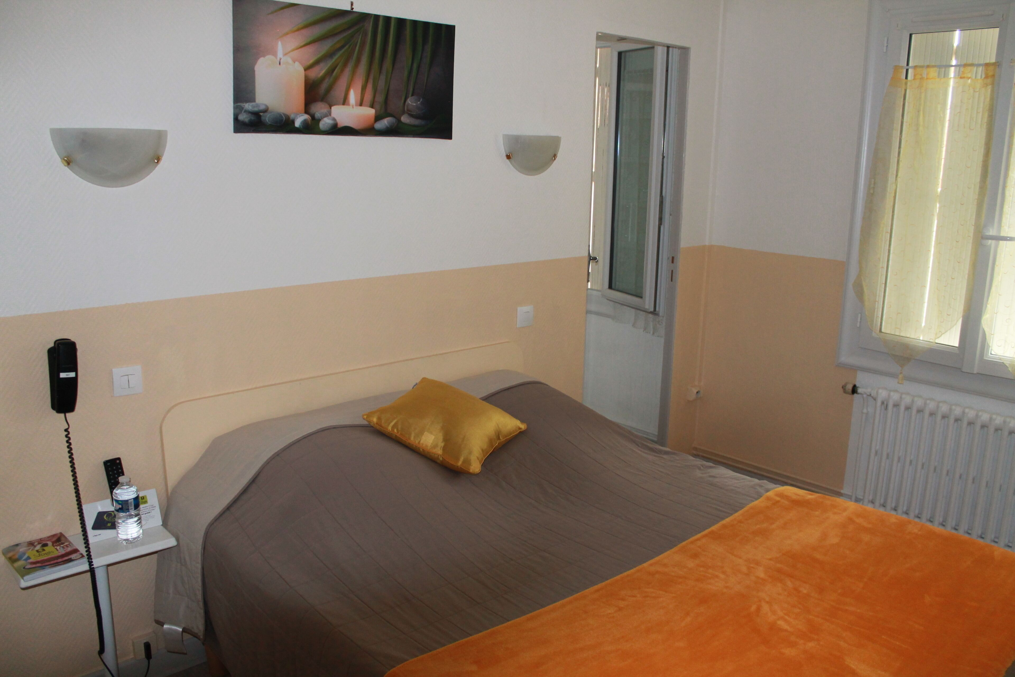 double room | individually decorated, individually furnished, free cots/infant beds