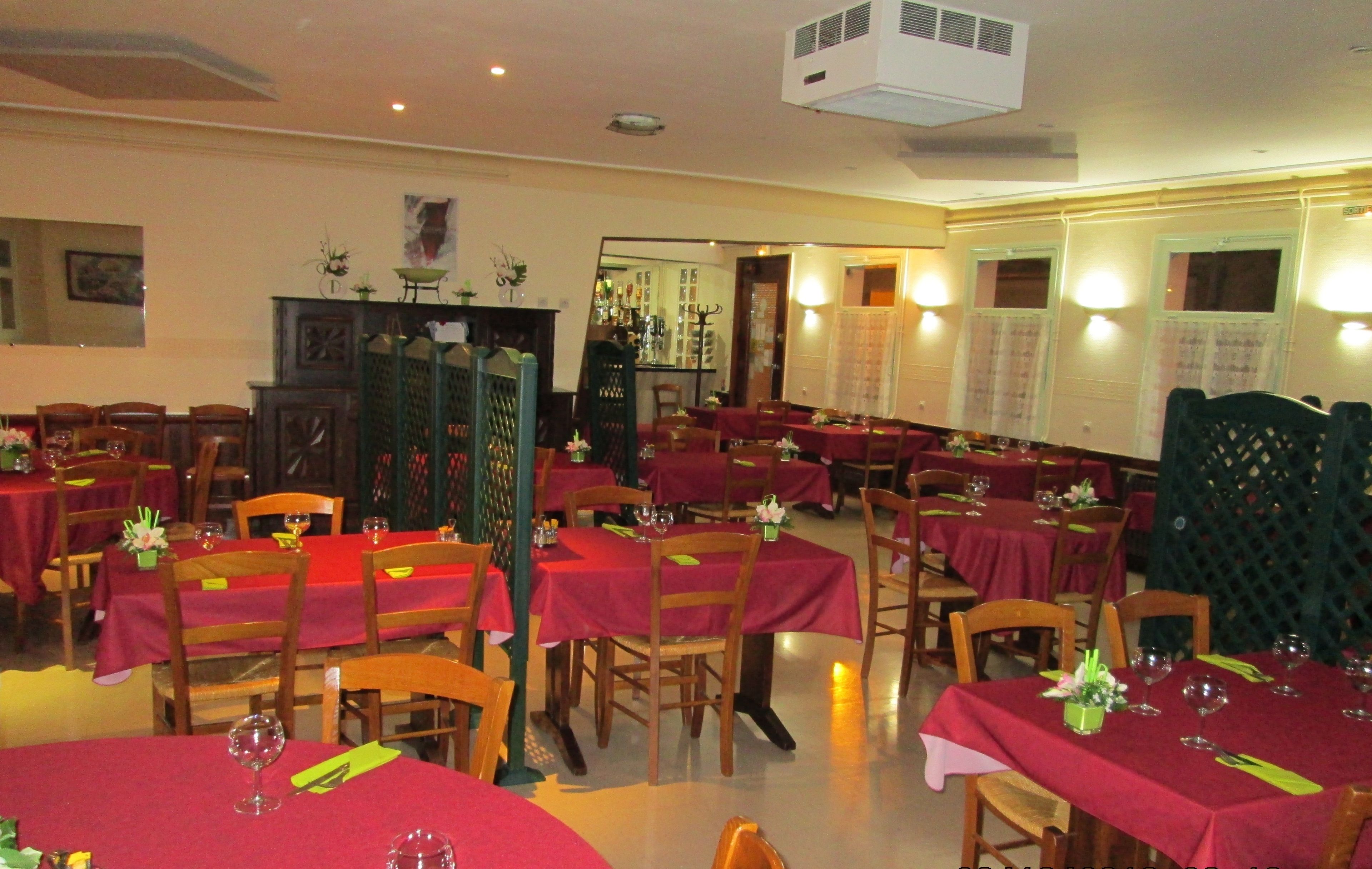 lunch and dinner served, french cuisine