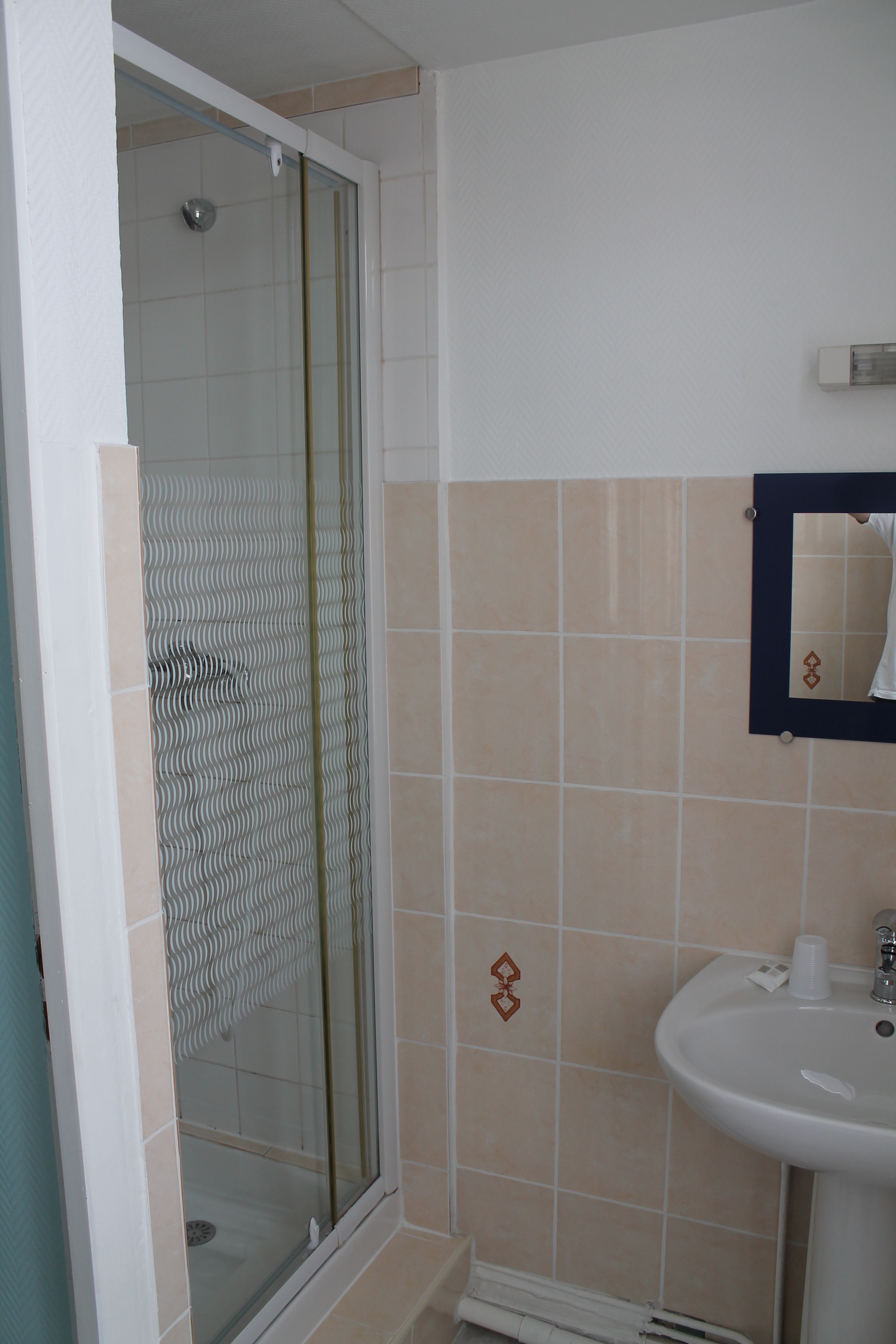 quadruple room | bathroom | shower, hair dryer, towels