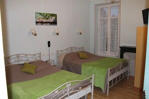 Decoración personalizada, muebles diferentes y cunas gratuitas