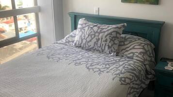 Minibar, individually decorated, individually furnished