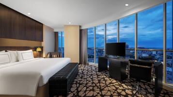 Suite junior | Artículos del minibar gratis y caja de seguridad en la habitación