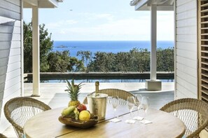 Villa (Master Pool) | Biancheria da letto di alta qualità, minibar, una cassaforte in camera