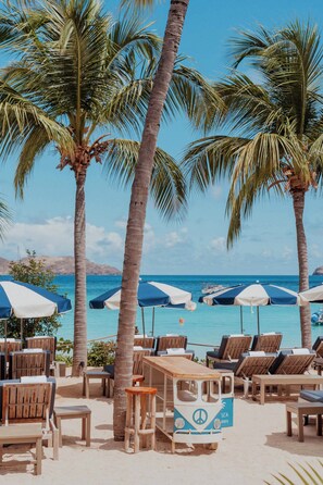 Privat strand i nærheten, hvit sand og buss til stranden (inkludert)