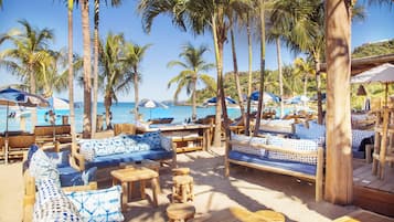 Beach nearby, white sand, sun-loungers