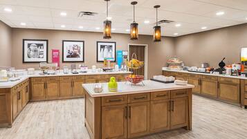 Sudah termasuk sarapan prasmanan setiap hari