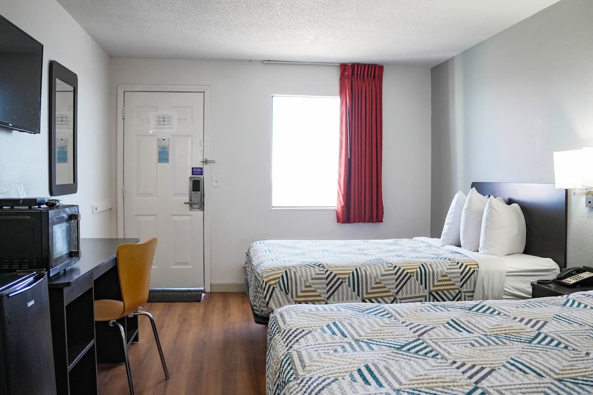 Free WiFi, bed sheets