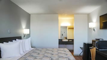 Deluxe Room, 1 King Bed, Non Smoking, Refrigerator & Microwave | Free WiFi, bed sheets