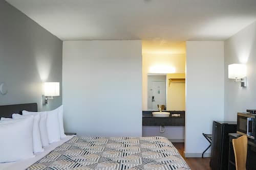 Deluxe kamer, 1 kingsize bed, niet-roken, koelkast & magnetron | Gratis wifi, beddengoed