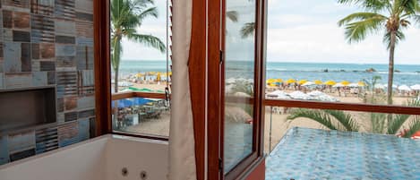 Deluxe Frente Mar com Banheira Hidromassagem | Bañera de hidromasaje