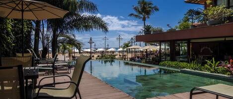 Outdoor pool, pool loungers