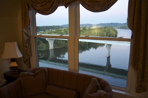 Panorama tweepersoonskamer (Gentry - 3rd Floor No Elevator) | Uitzicht op het water