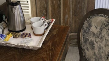 Standard Double Room, Ensuite | Food and drink